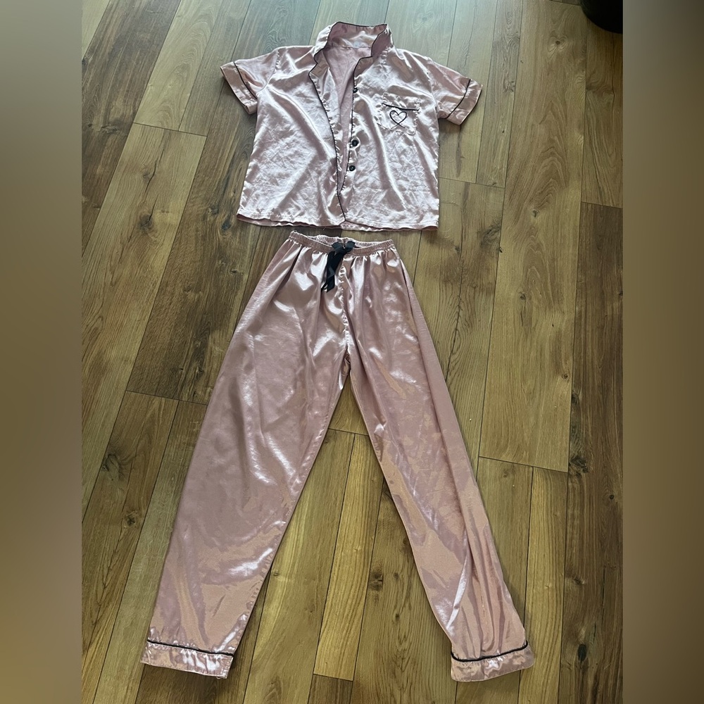 Chic Pink Satin Pajama Set US M